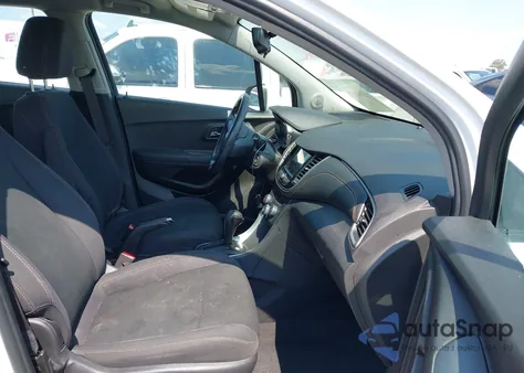 2018 Chevrolet Trax Ls z USA, uszkodzony, nr VIN 3GNCJKSB1JL187491